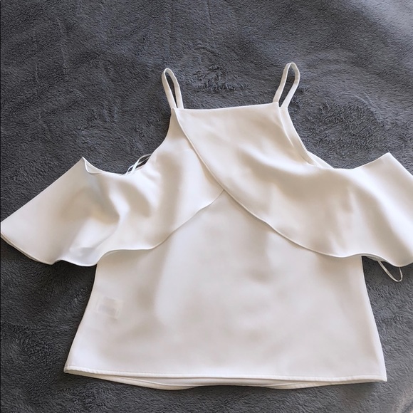 NWOT beautiful women’s blouse - Picture 2 of 4